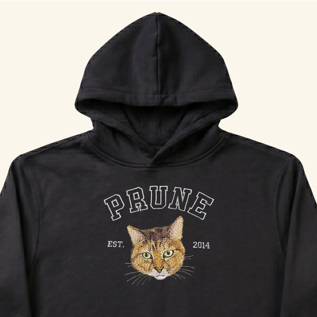 Hoodie college bordado con retrato de mascota