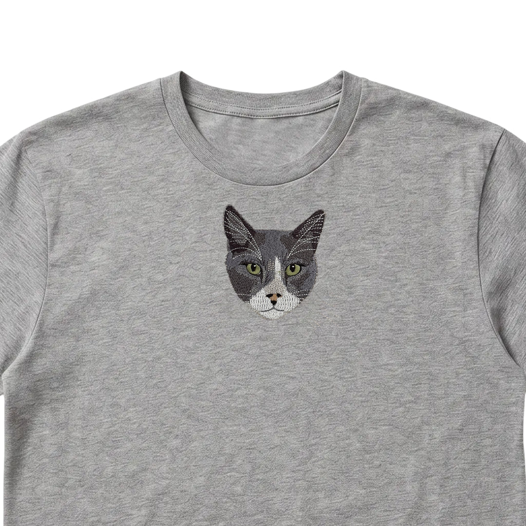 Polera bordada con retrato de mascota