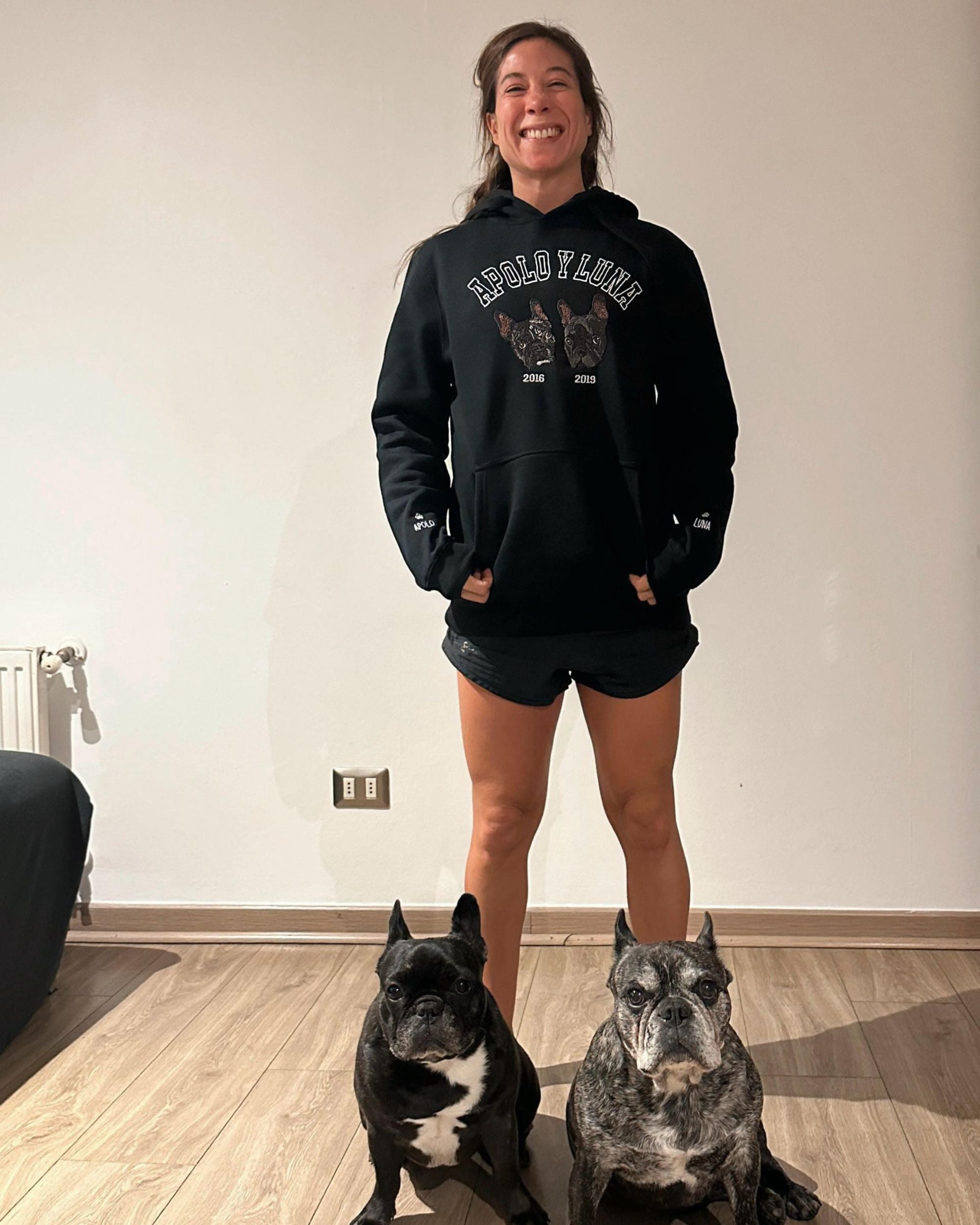 Hoodie college 2 mascotas bordadas fullcolor