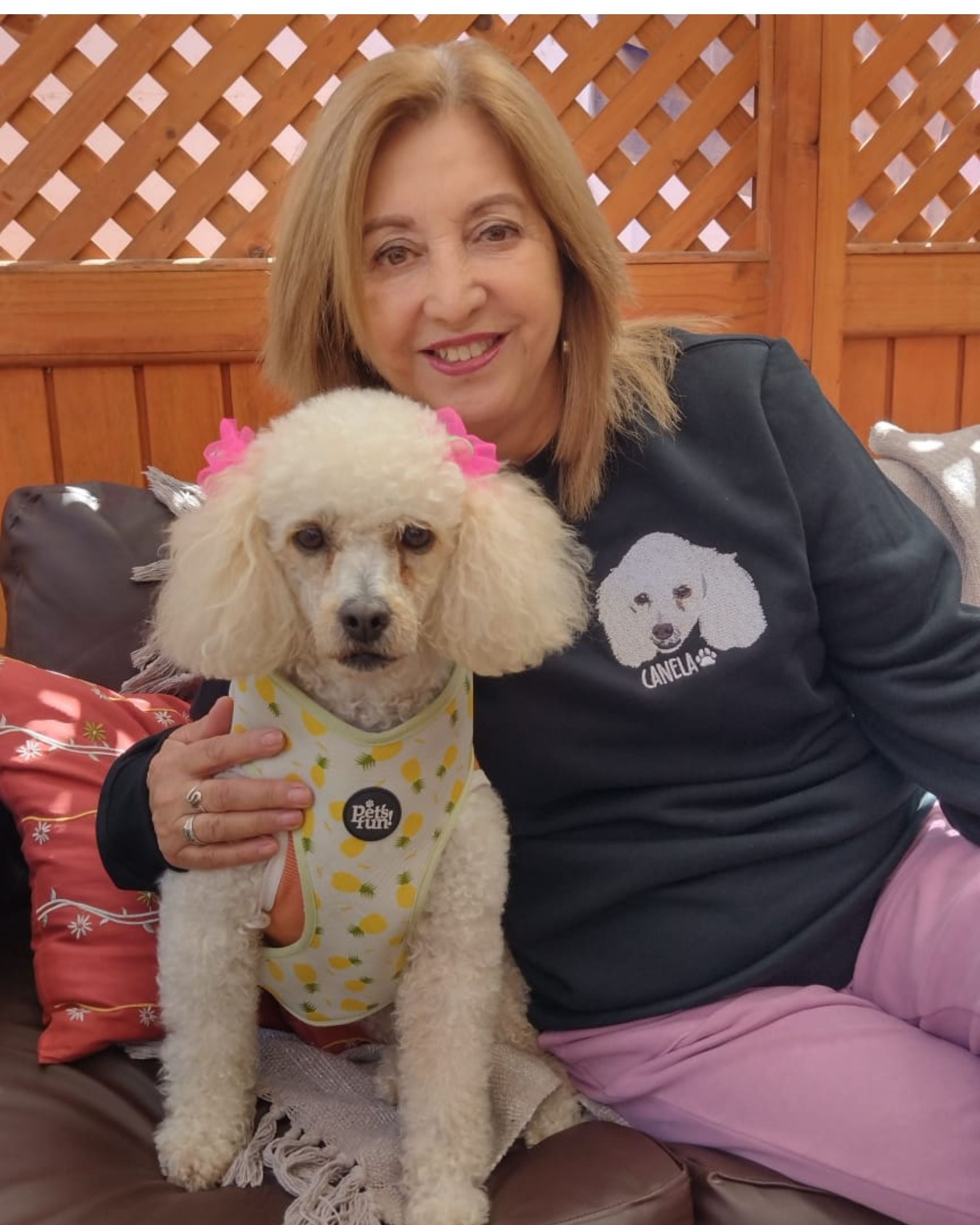 Polo con 1 mascota bordada